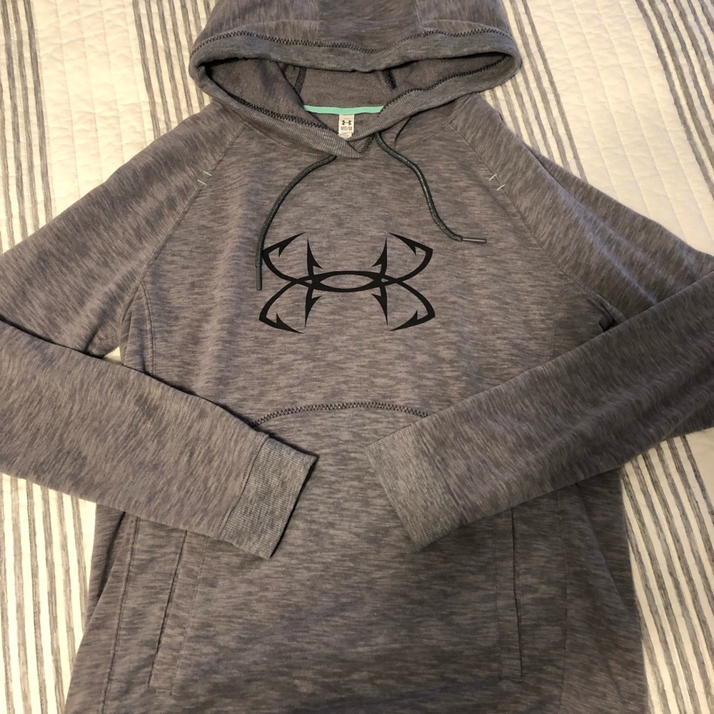 Under armour sweatshirt